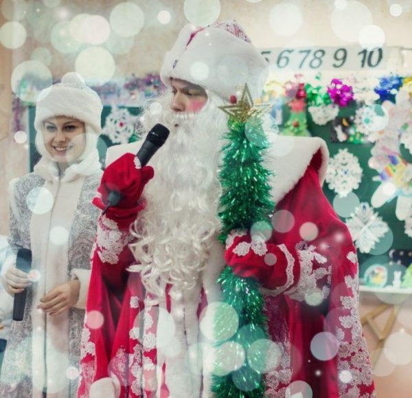 Дед Мороз и Снегурочка в школе - сценарий