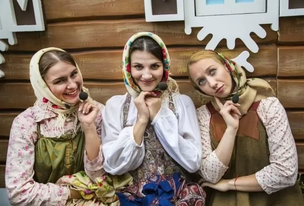 Сценка по мотиву «Три девицы под окном» для свадьбы, 8 марта и 23 февраля (взрослым)
