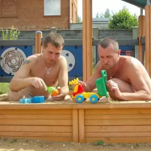 Сценка на день строителя — «Песочница»