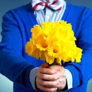 Муз. сценарий 8 марта в офисе: «Ты ворвалась в жизнь мою нежданно!» с конкурсами